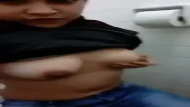 Ukhti Hijab Tobrut Cantik Pasrah Digenjot Kasur